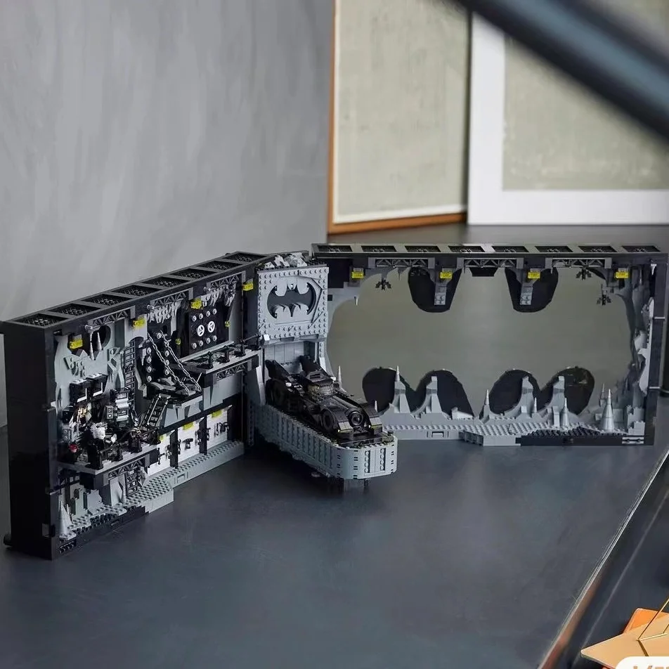 LEGO Batcave – Shadow Box 76252