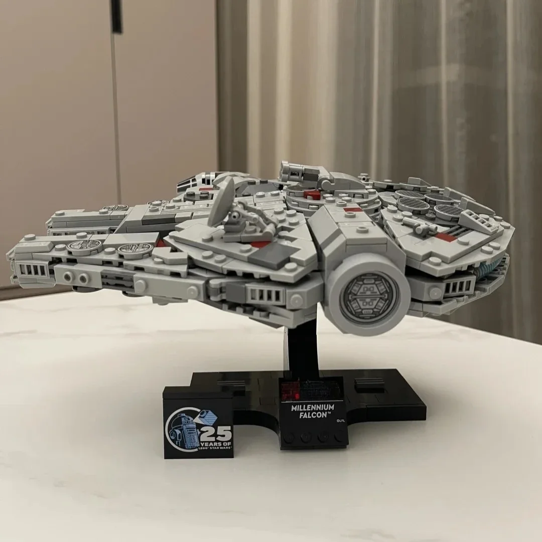 LEGO 75375 Millennium Falcon building blocks