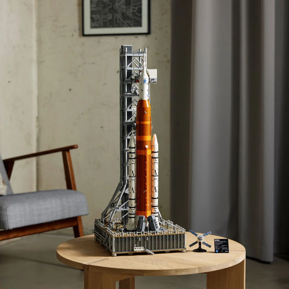 LEGO NASA Artemis Space Launch System
