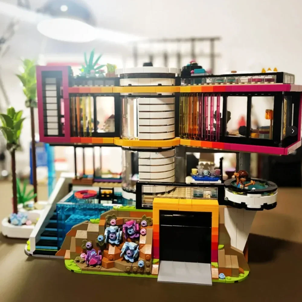lego Andrea's Modern Mansion