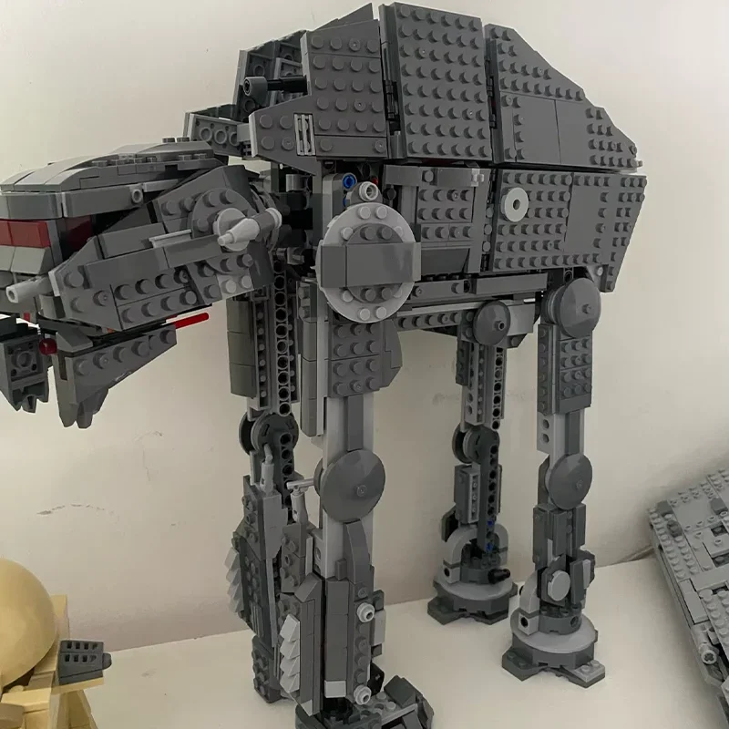 lego Star Wars First Order Heavy Assault Walker 75189